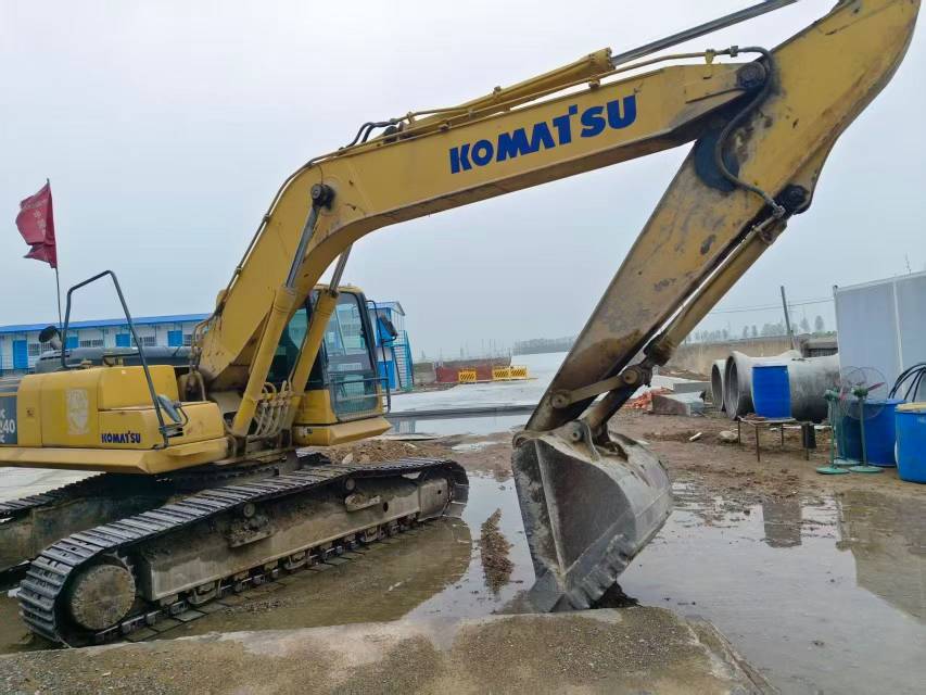 Buy Komatsu PC240-8 Used Excavator / 2