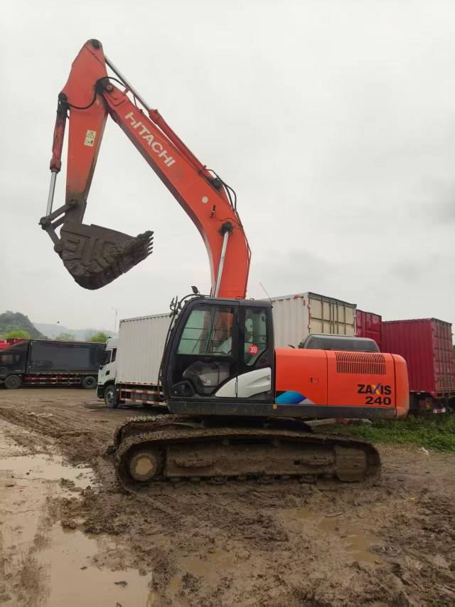 Buy Hitachi ZX240-3G Used Excavator / 2