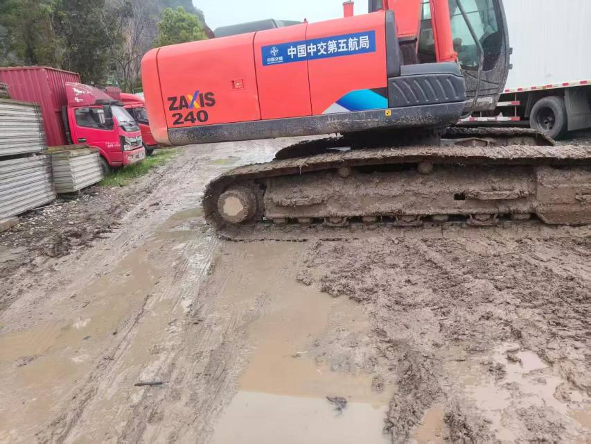 Buy Hitachi ZX240-3G Used Excavator / 7