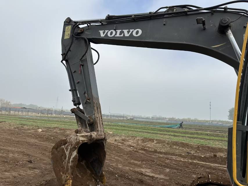 Buy Volvo 140BLC Used Excavator / 4