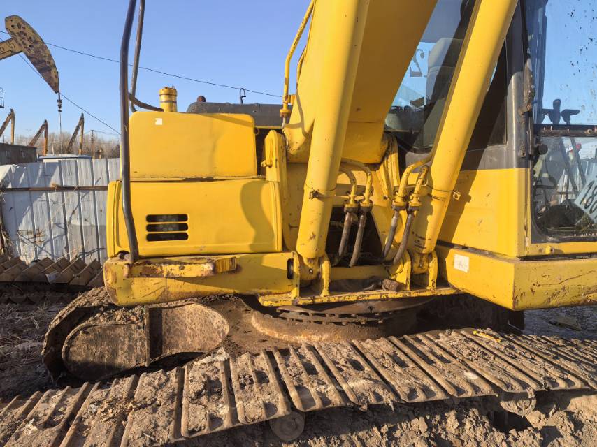 Buy Komatsu PC200-8N1 Used Excavator / 5