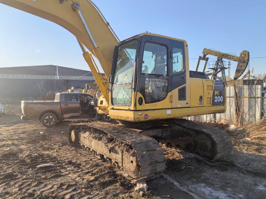 Buy Komatsu PC200-8N1 Used Excavator / 6