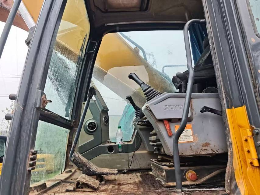 Buy XCMG XE370D Used Excavator / 9