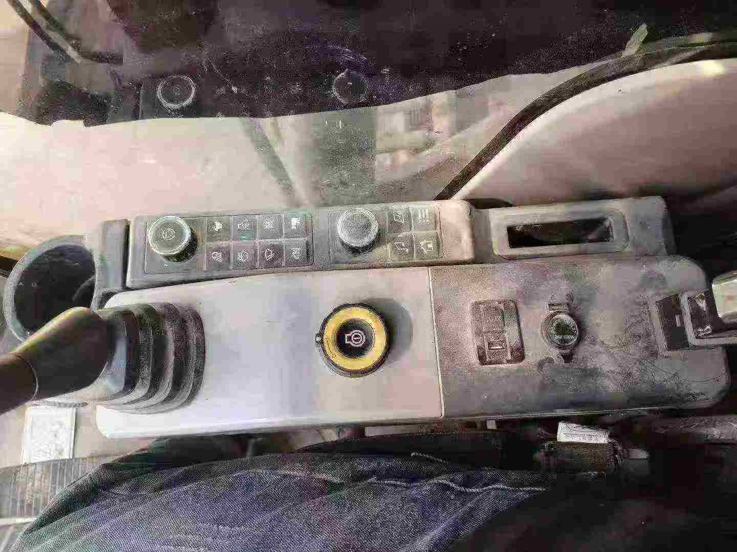 Buy XCMG XE2000E Used Excavator / 9