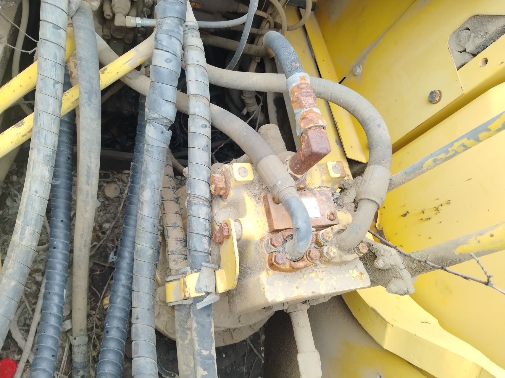 Buy Komatsu PC220-7 Used Excavator / 8