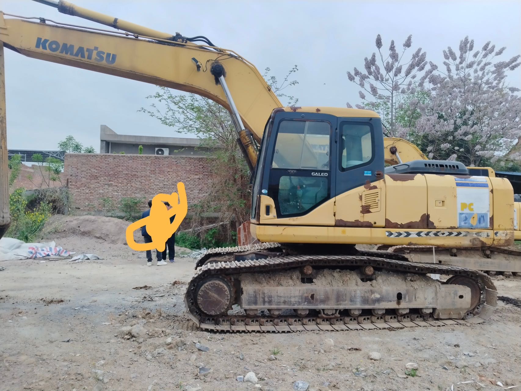 Buy Komatsu PC220-7 Used Excavator / 2