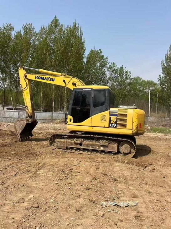 Buy Komatsu PC130-7 Used Excavator / 1