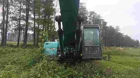 Buy Kobelco 460LC-8 Used Excavator / 2 Buy Kobelco 460LC-8 Used Excavator / 2