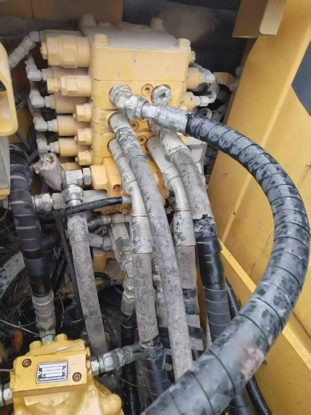 Buy Komatsu PC160LC-8 Used Excavator / 4