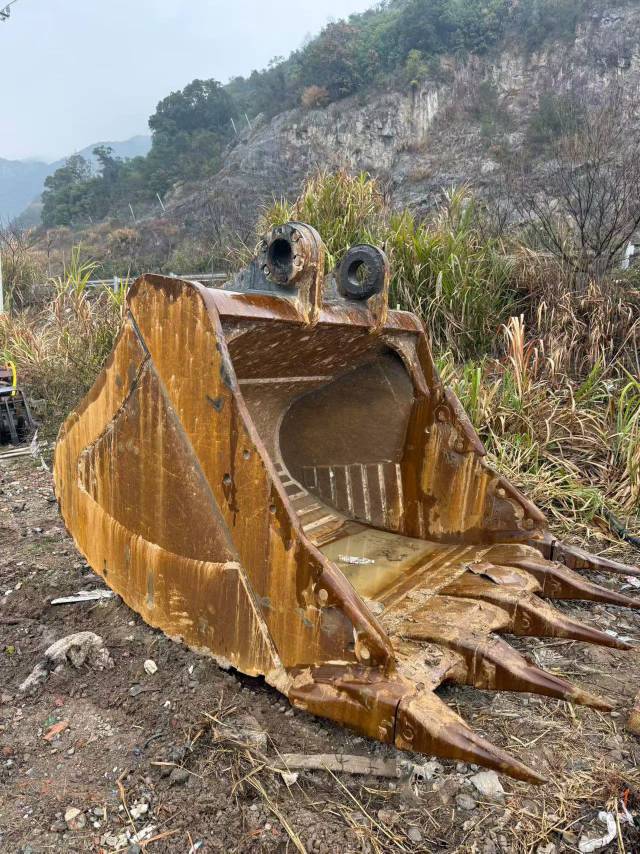 Buy XCMG XE80D Used Excavator / 9