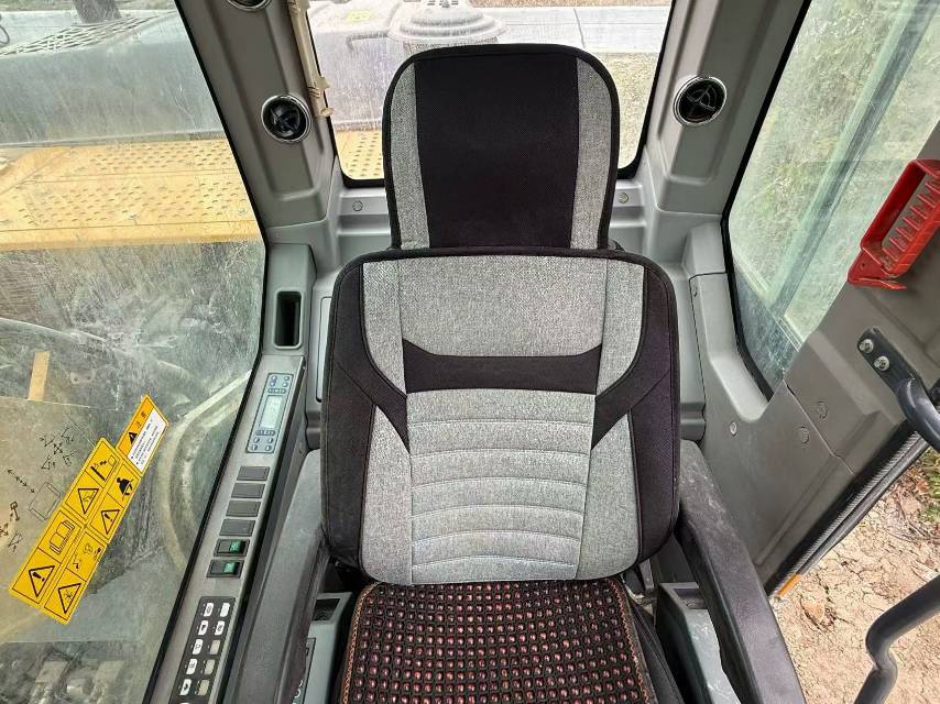 Buy XCMG XE270DK Used Excavator / 9