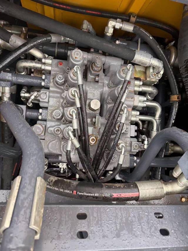 Buy XCMG XE80D Used Excavator / 3