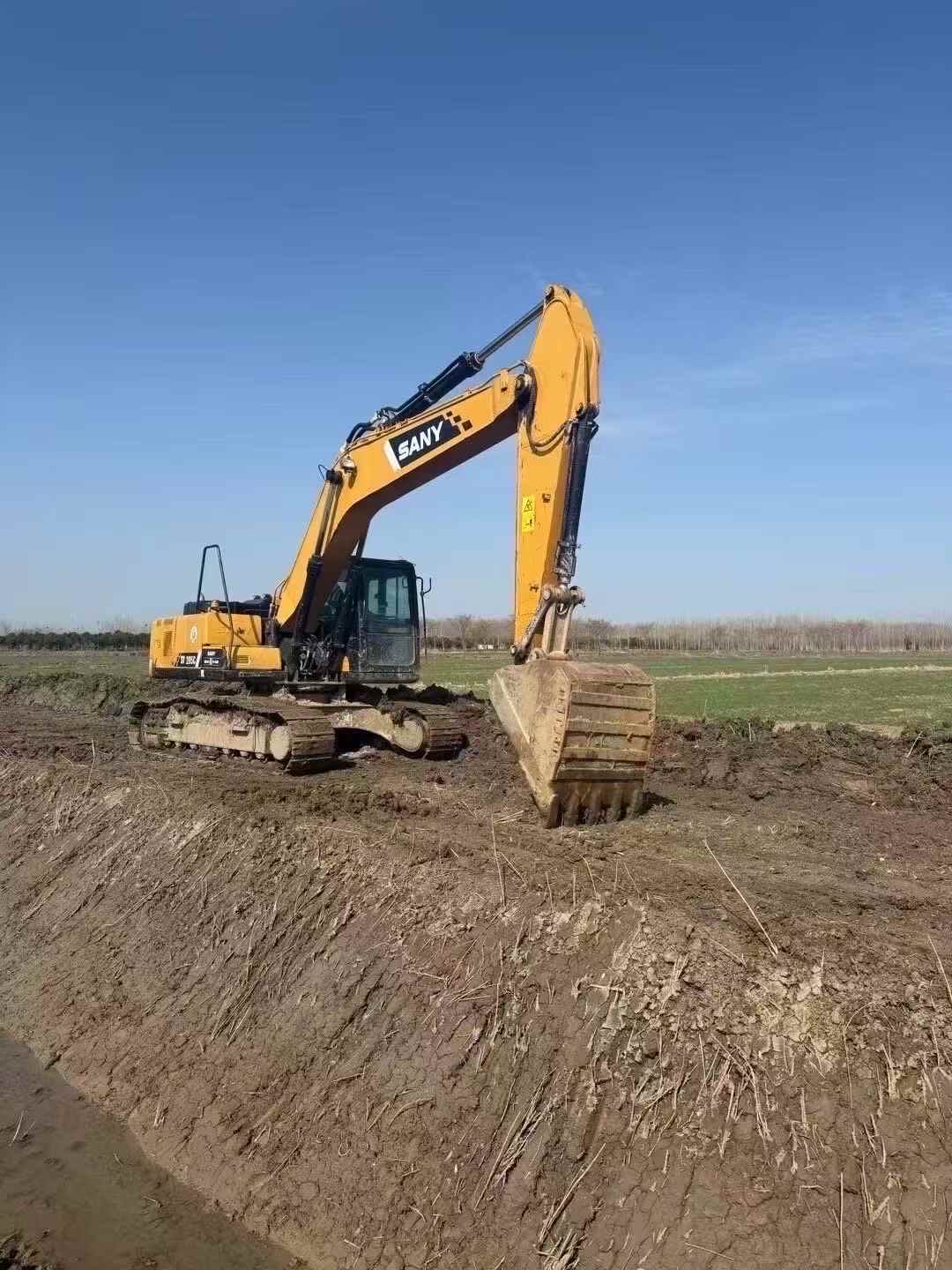 Buy Sany 205C-8 Used Excavator / 2