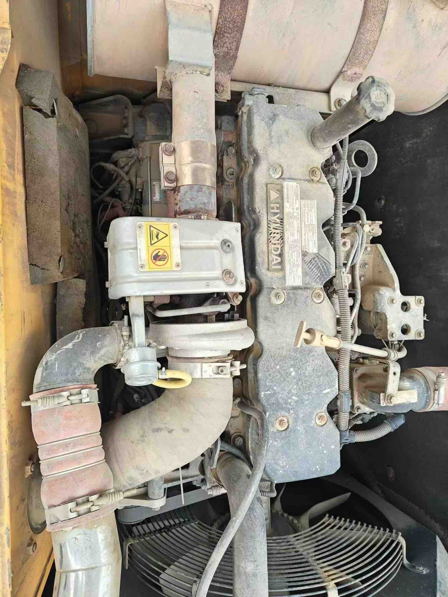 Buy Hyundai 225LC-9T Used Excavator / 5