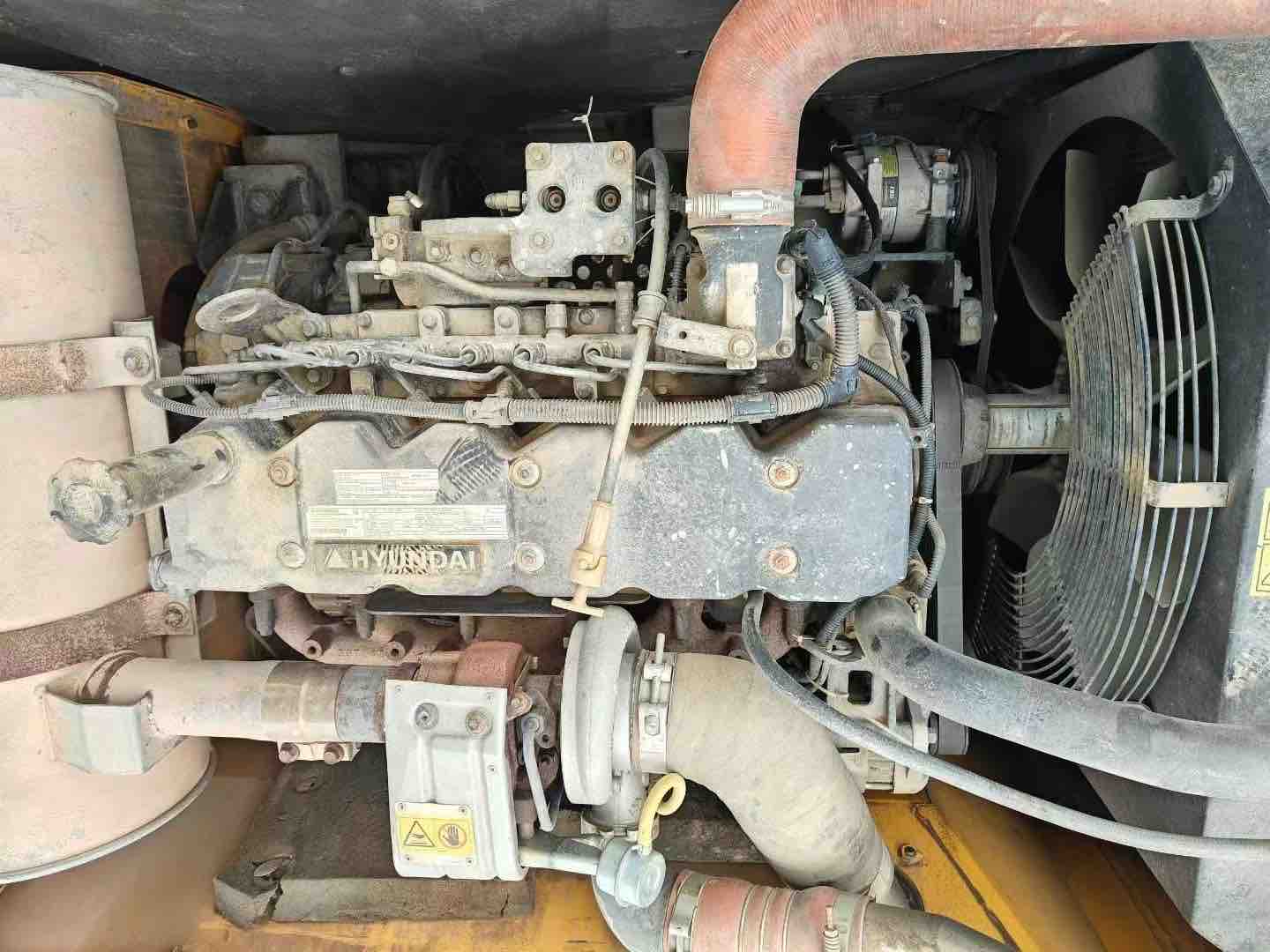 Buy Hyundai 225LC-9T Used Excavator / 4