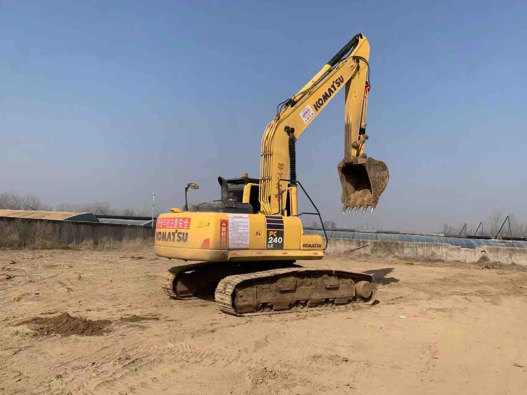 Buy Komatsu PC240-8 Used Excavator / 4