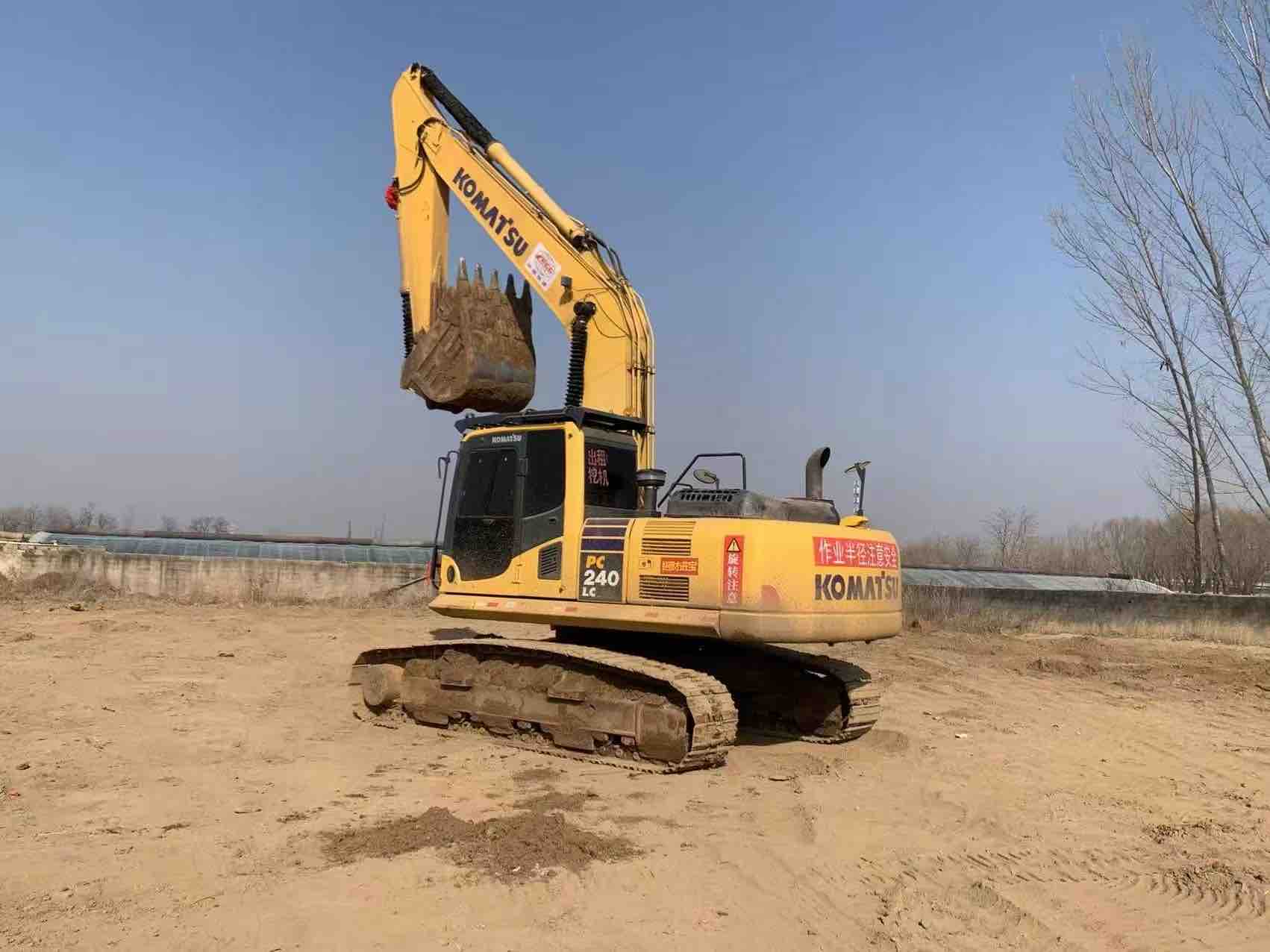 Buy Komatsu PC240-8 Used Excavator / 2