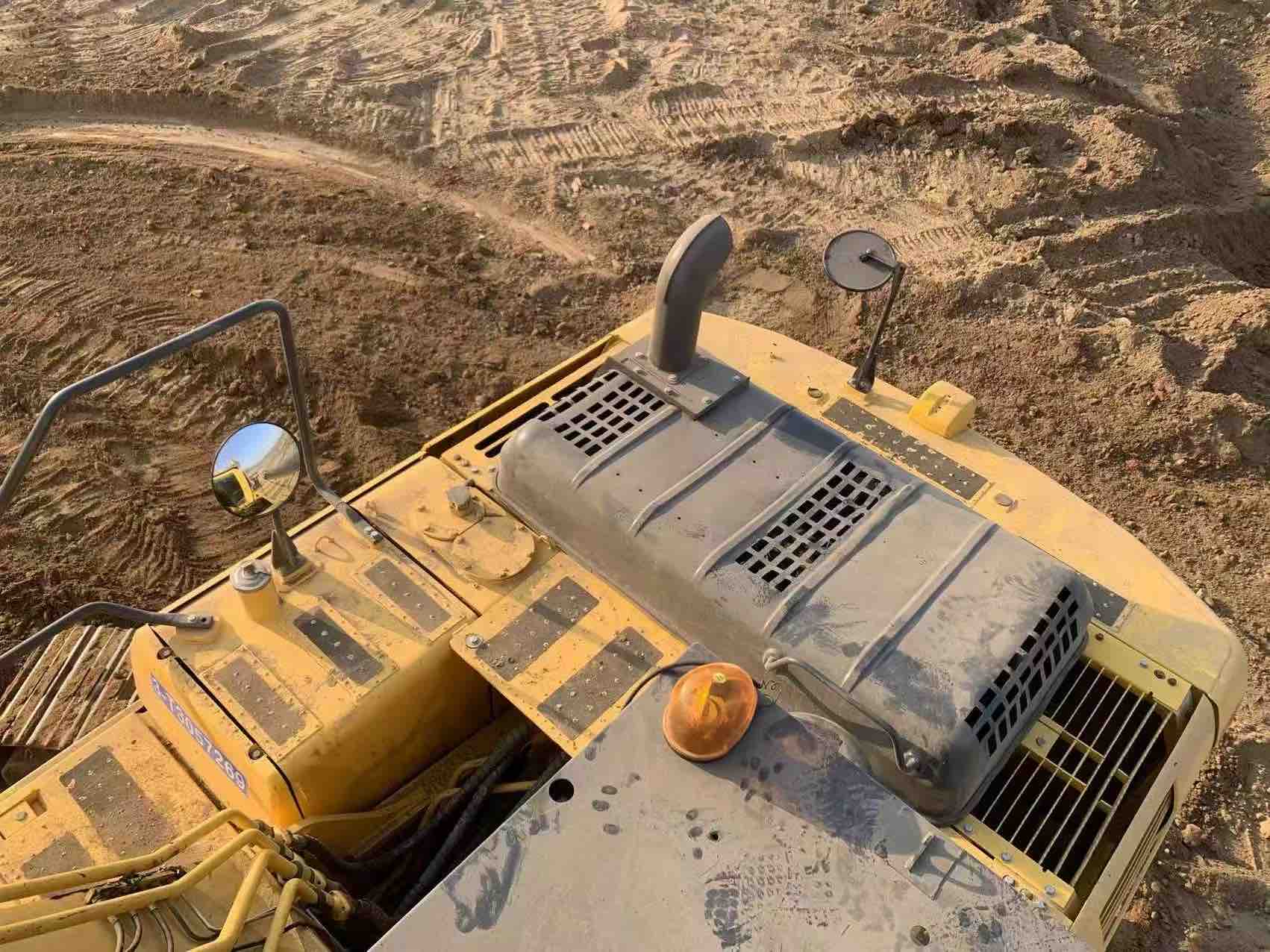 Buy Komatsu PC240-8 Used Excavator / 6