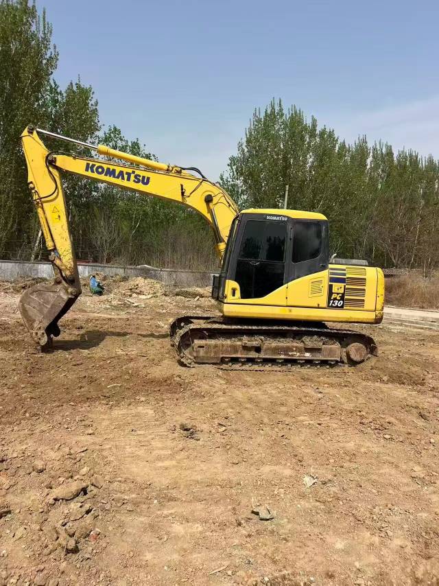 Buy Komatsu PC130-7 Used Excavator / 1