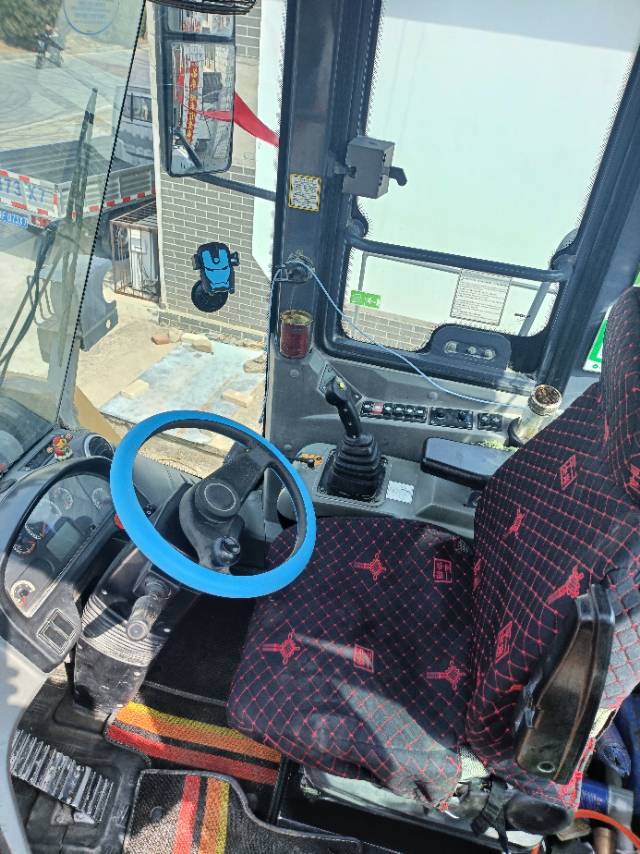 Buy XCMG LW600FV Used Loader / 8