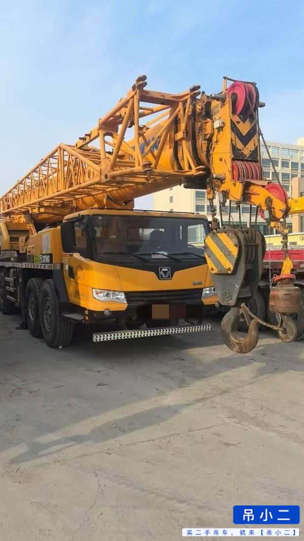 Buy XCMG QY75K Used Crane / 3