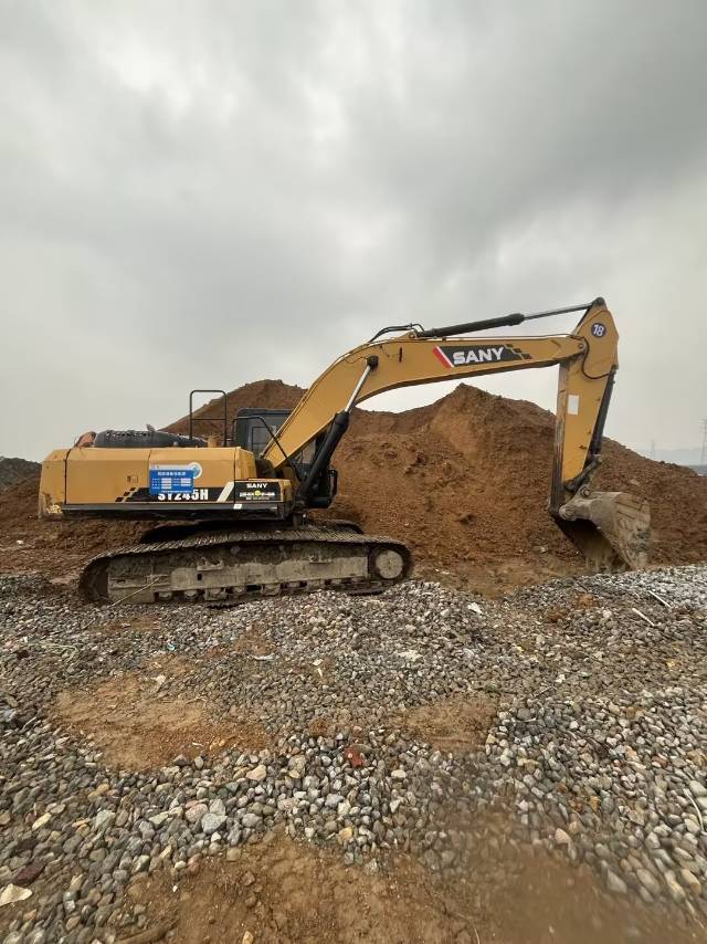 Buy Sany SY245H Used Excavator / 2