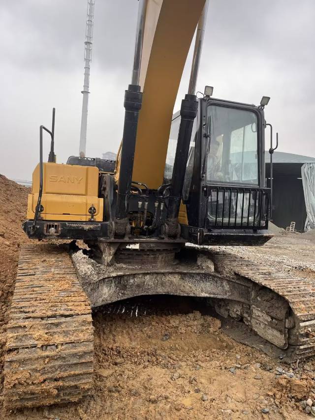 Buy Sany SY245H Used Excavator / 3
