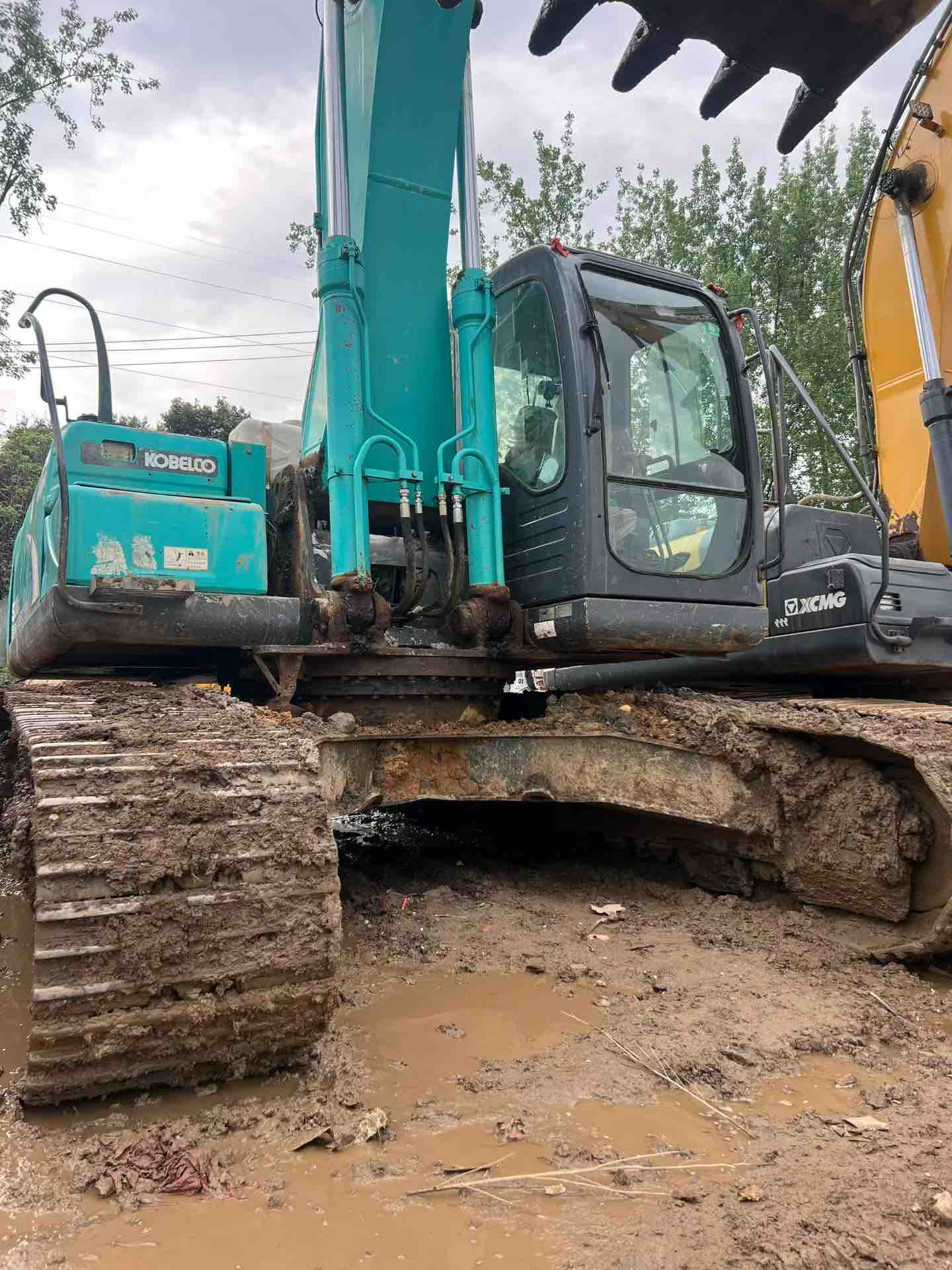 Buy Kobelco 260-8 Used Excavator / 4