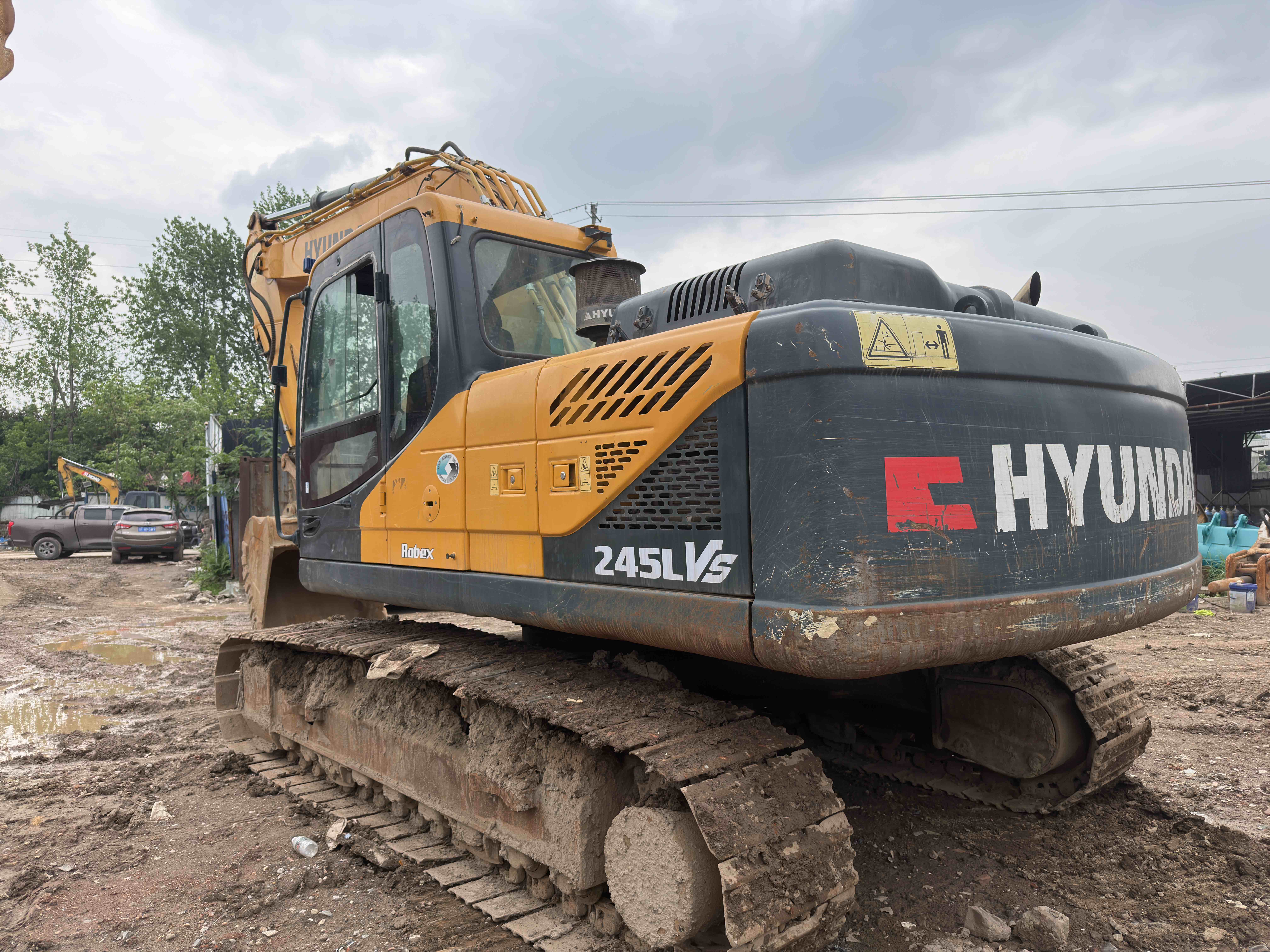 Buy Hyundai 225LC-9T Used Excavator / 4