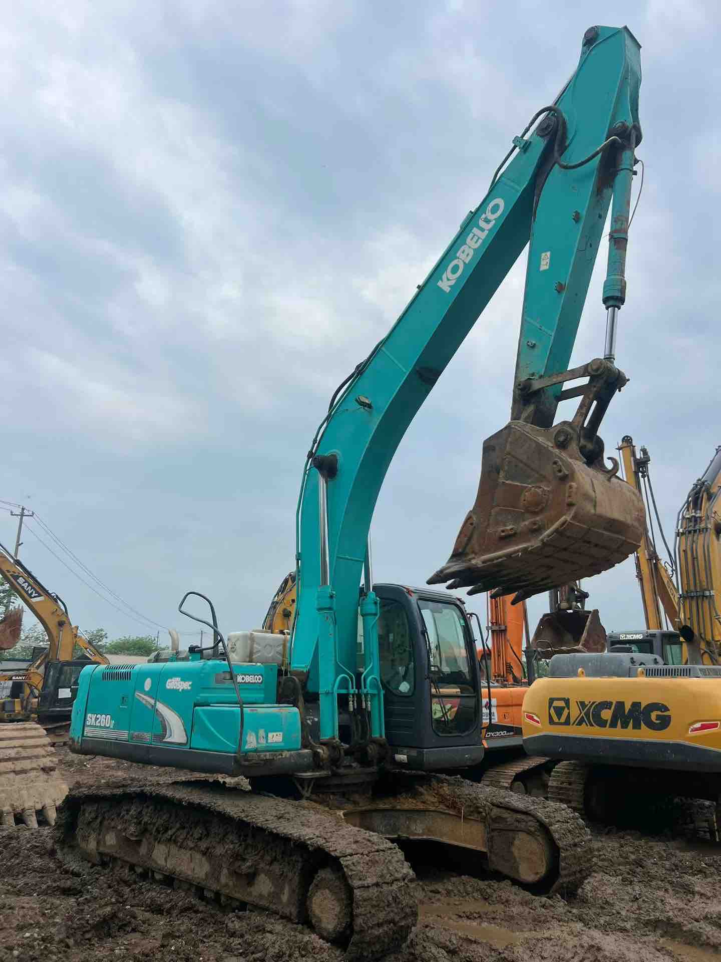 Buy Kobelco 260-8 Used Excavator / 3