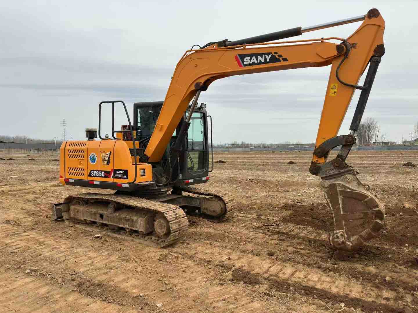 Buy Sany SY85C Used Excavator / 3