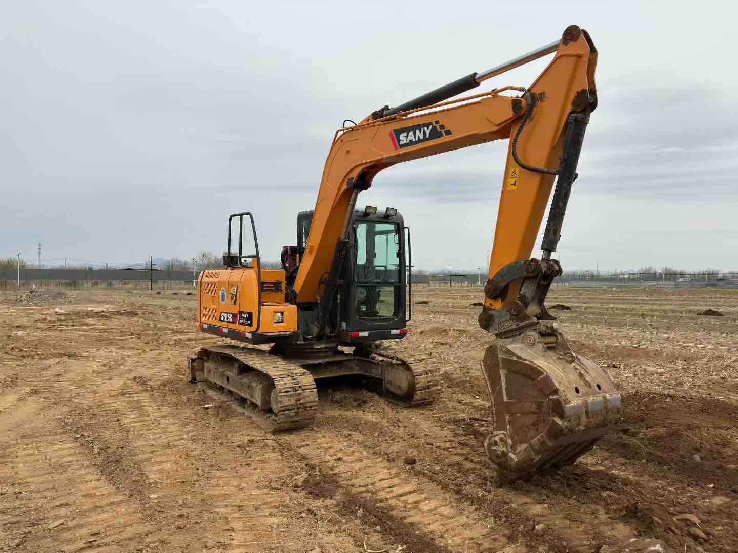 Buy Sany SY85C Used Excavator / 4