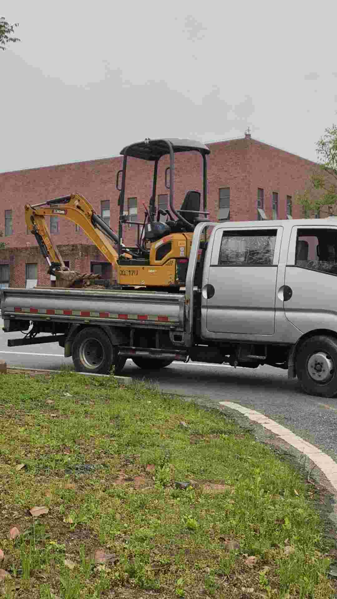 Buy XCMG WZ30-25 Used Excavator / 2