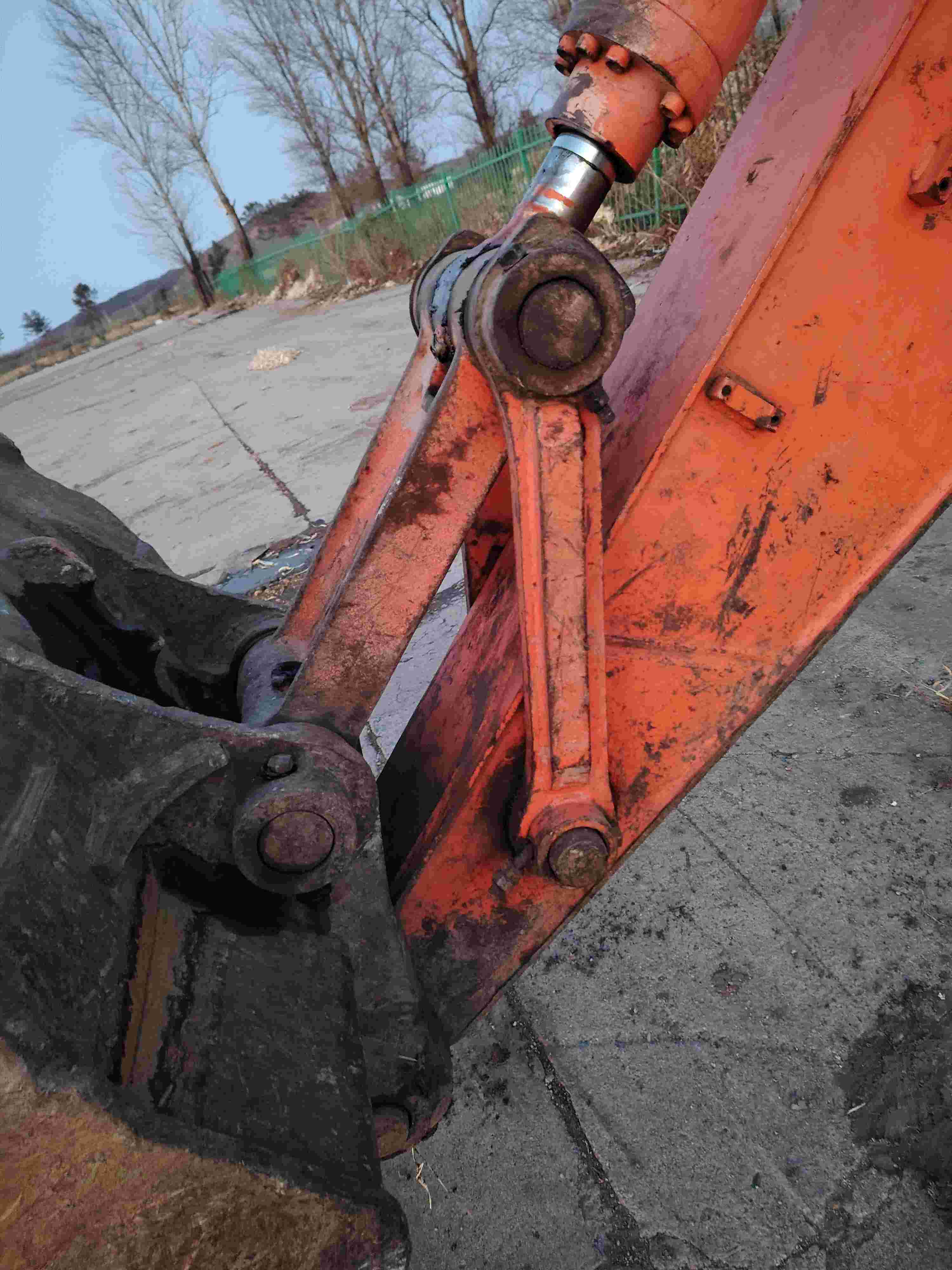Buy Doosan 225LC-9 Used Excavator / 6