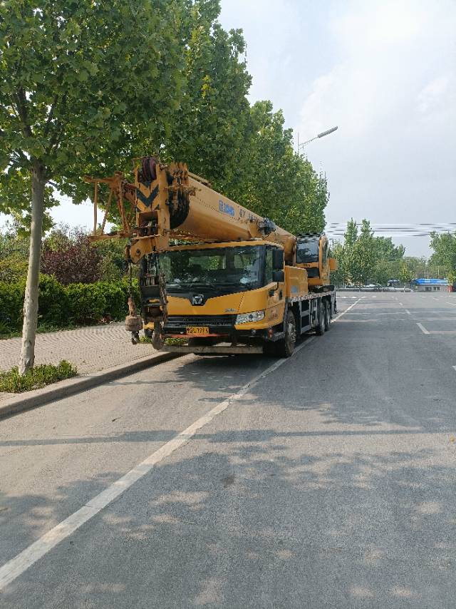 Buy XCMG QY25K5D-1 Used Crane / 4