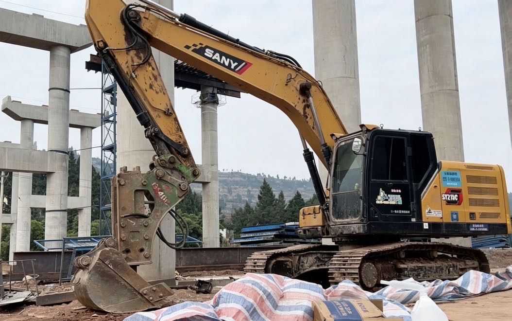 Buy Sany 205C-8 Used Excavator / 2