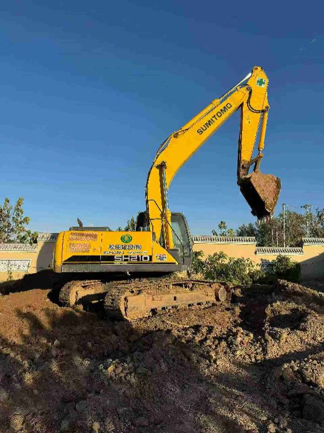 Buy Sumitomo SH210A1 Used Excavator / 3