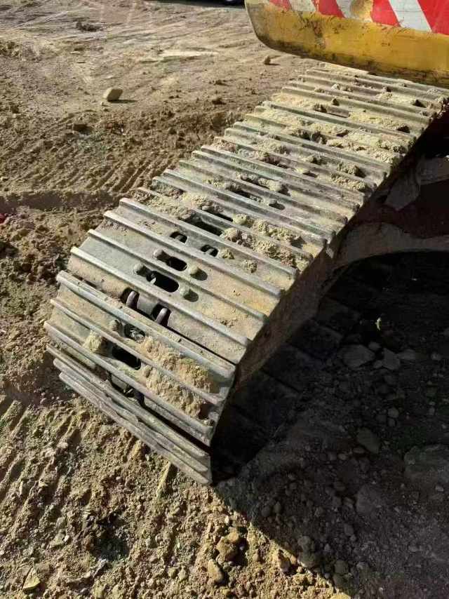 Buy Komatsu PC200 Used Excavator / 9