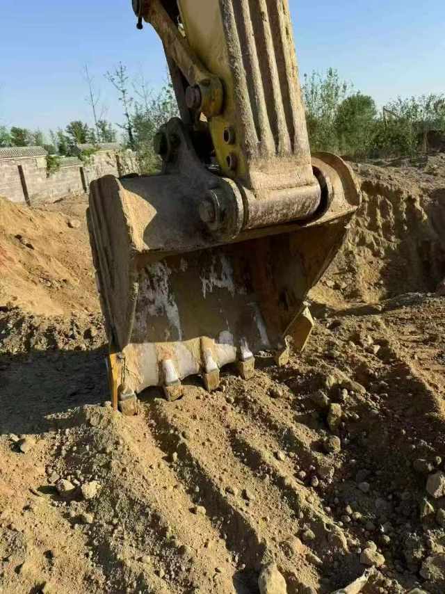 Buy Komatsu PC200 Used Excavator / 7