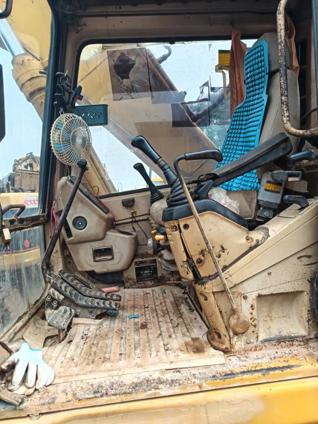 Buy Caterpillar 320C Used Excavator / 4