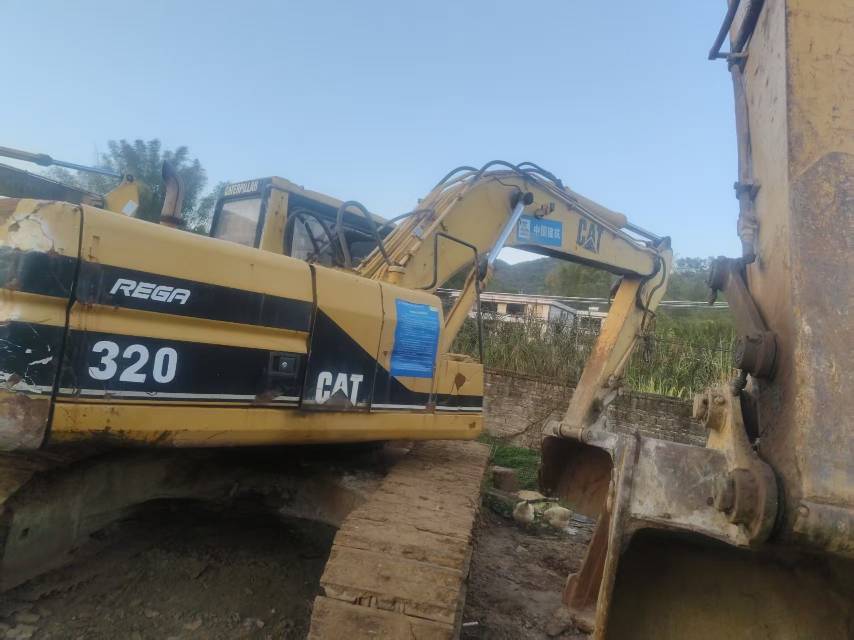 Buy Caterpillar 320C Used Excavator / 2