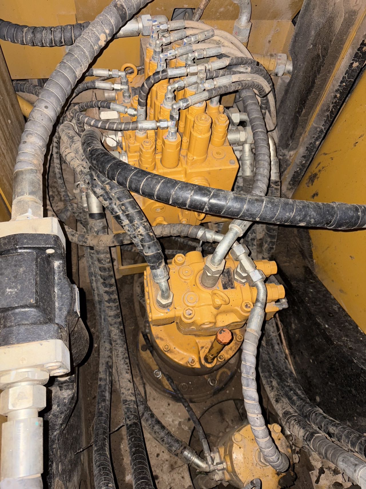 Buy Sany C135-10 Used Excavator / 18