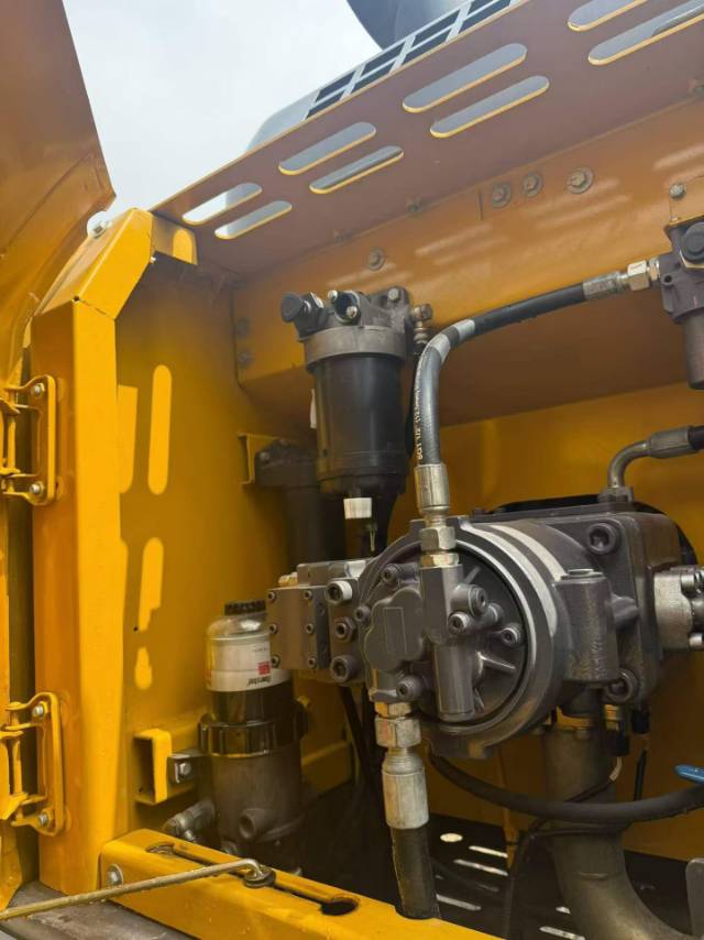 Buy XCMG XE700DF Used Excavator / 3