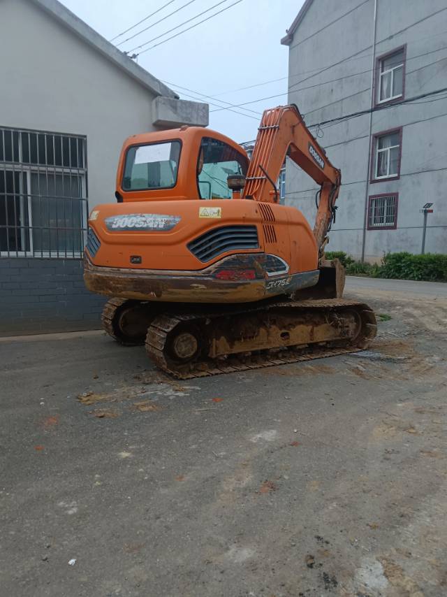 Buy Doosan 75-7 Used Excavator / 4