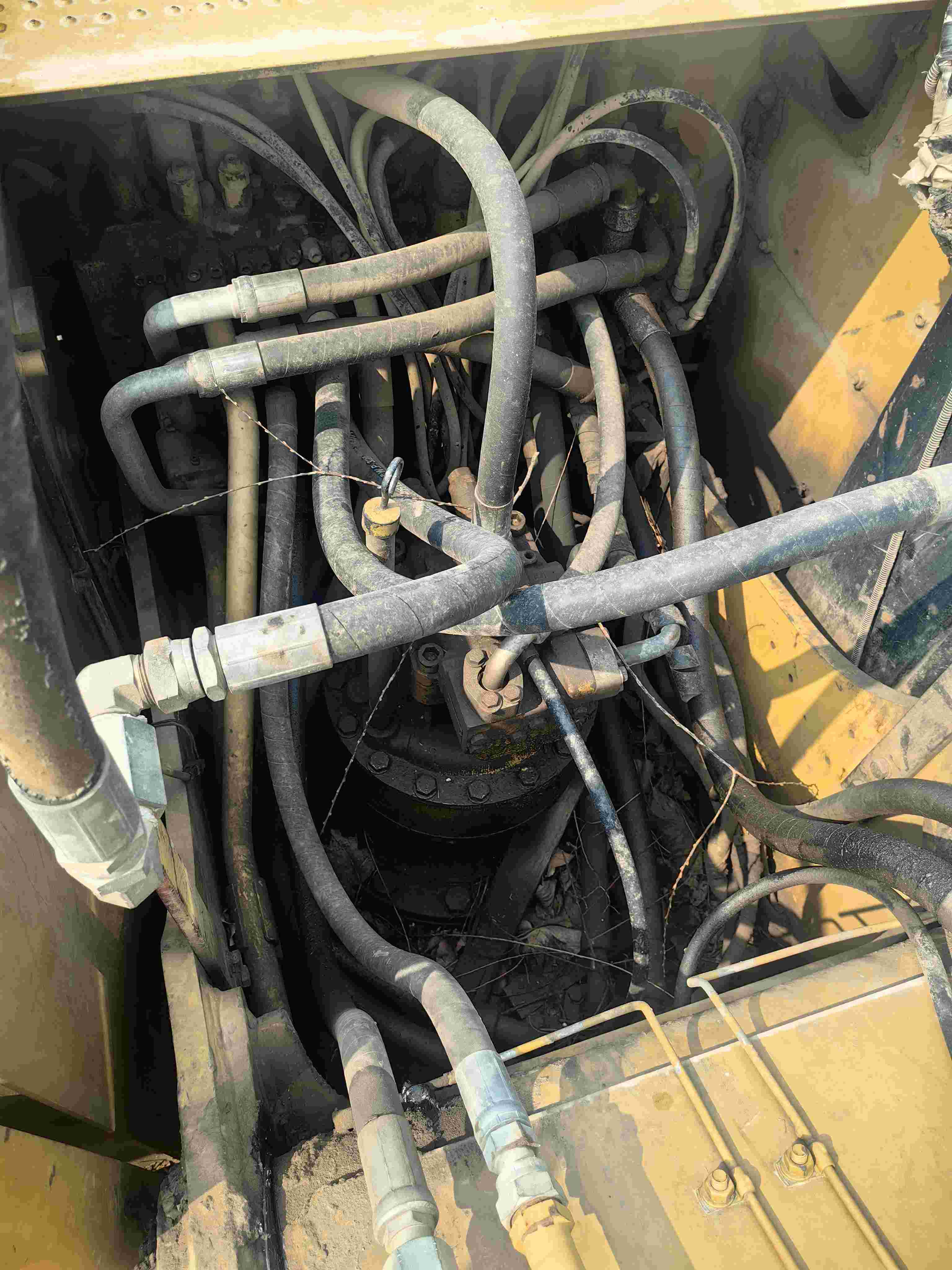 Buy Caterpillar 320C Used Excavator / 11