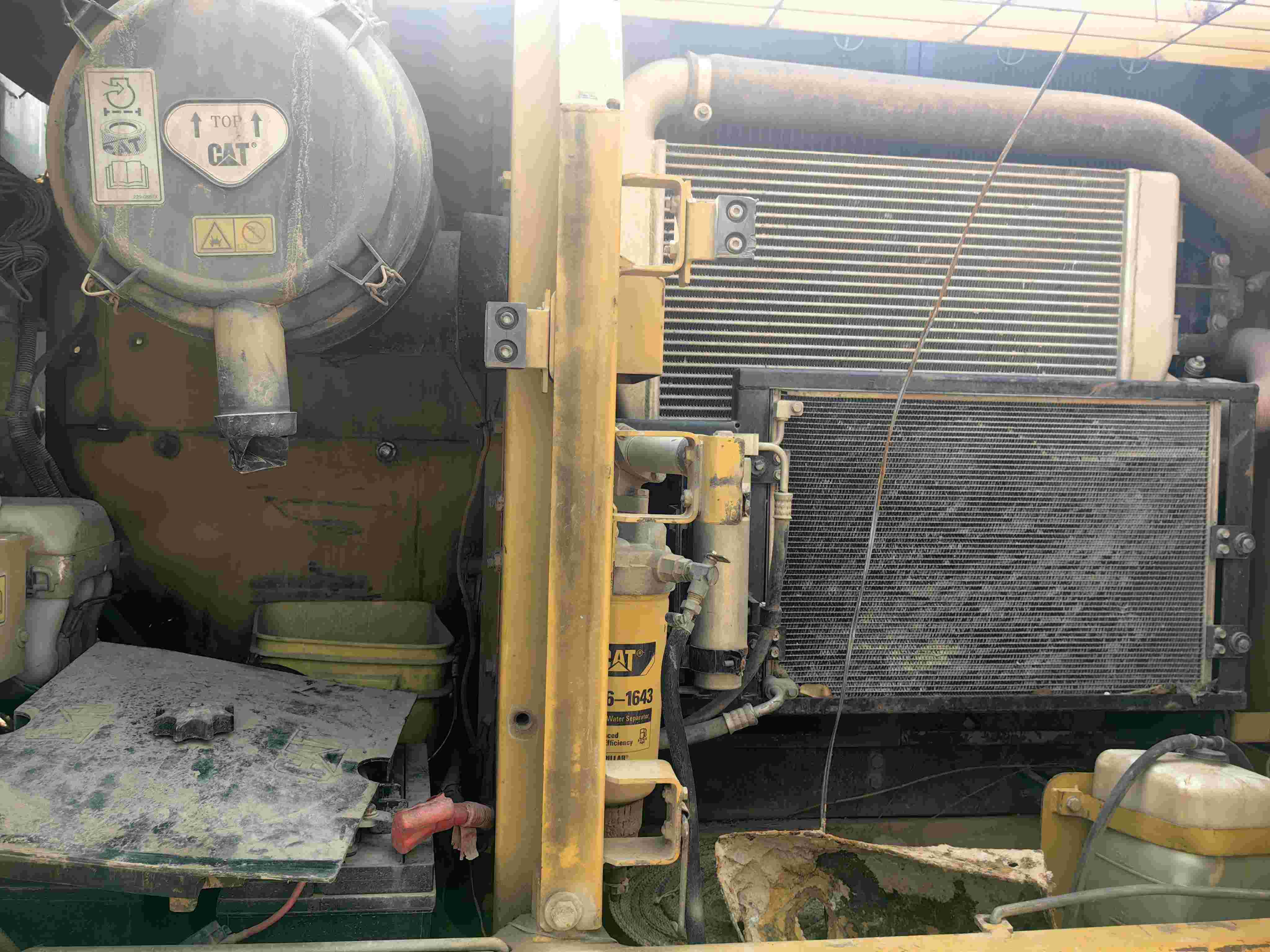 Buy Caterpillar 320C Used Excavator / 14