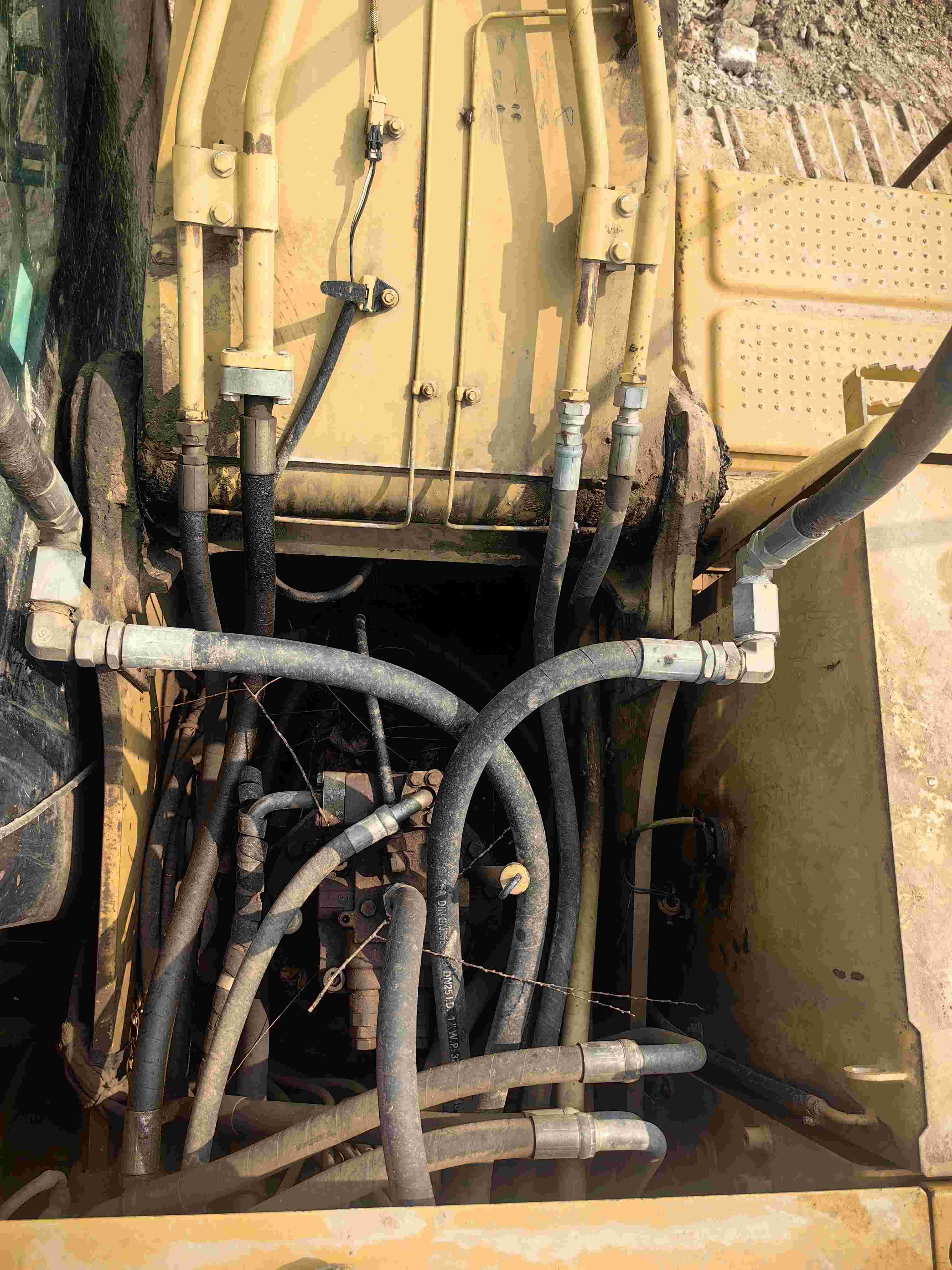 Buy Caterpillar 320C Used Excavator / 10