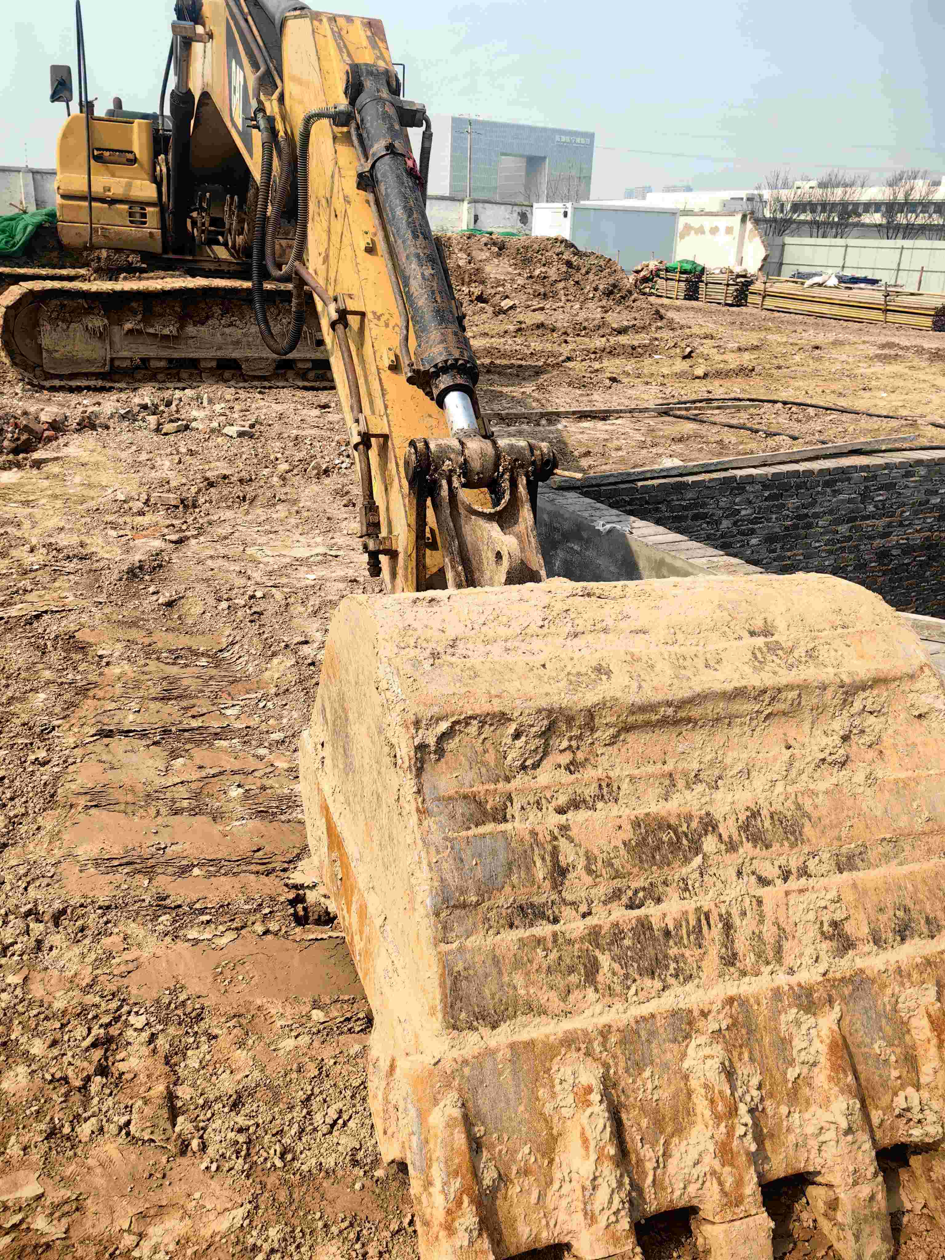 Buy Caterpillar 320C Used Excavator / 13