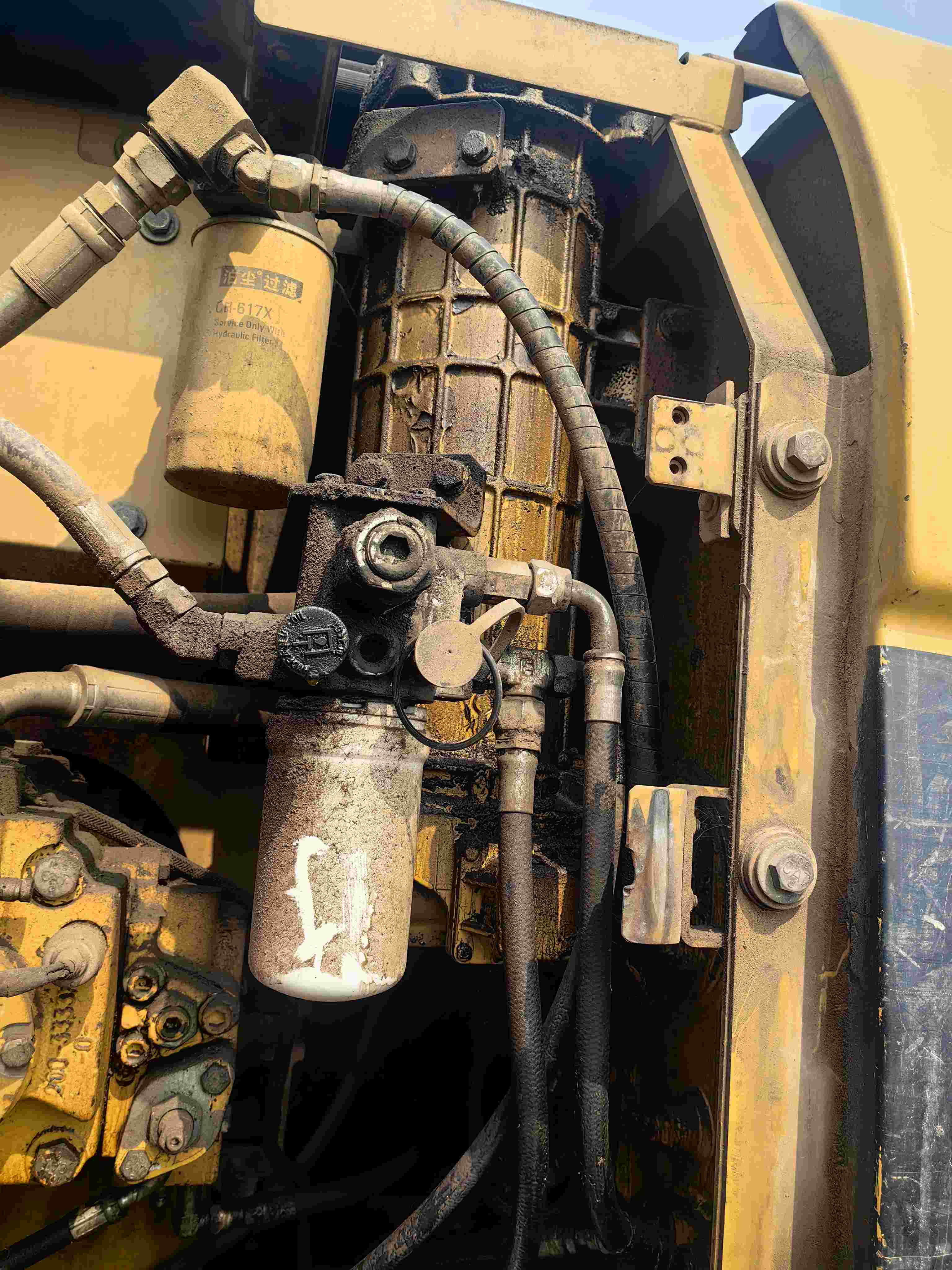 Buy Caterpillar 320C Used Excavator / 12