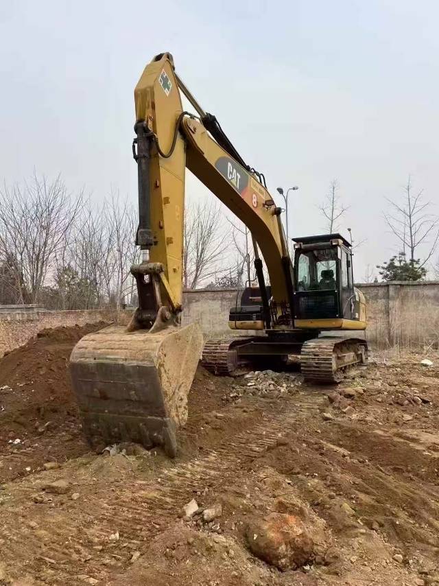 Buy Caterpillar 320CL Used Excavator / 2